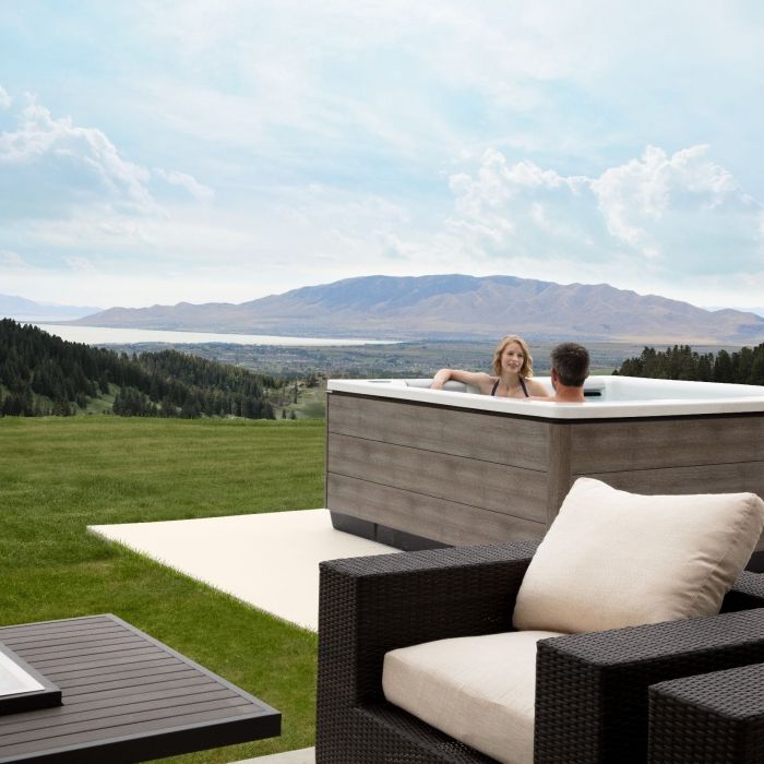 Spa ou Jacuzzi : Quelle est la différence ? Spa ou Jacuzzi : Quelle est la différence ?